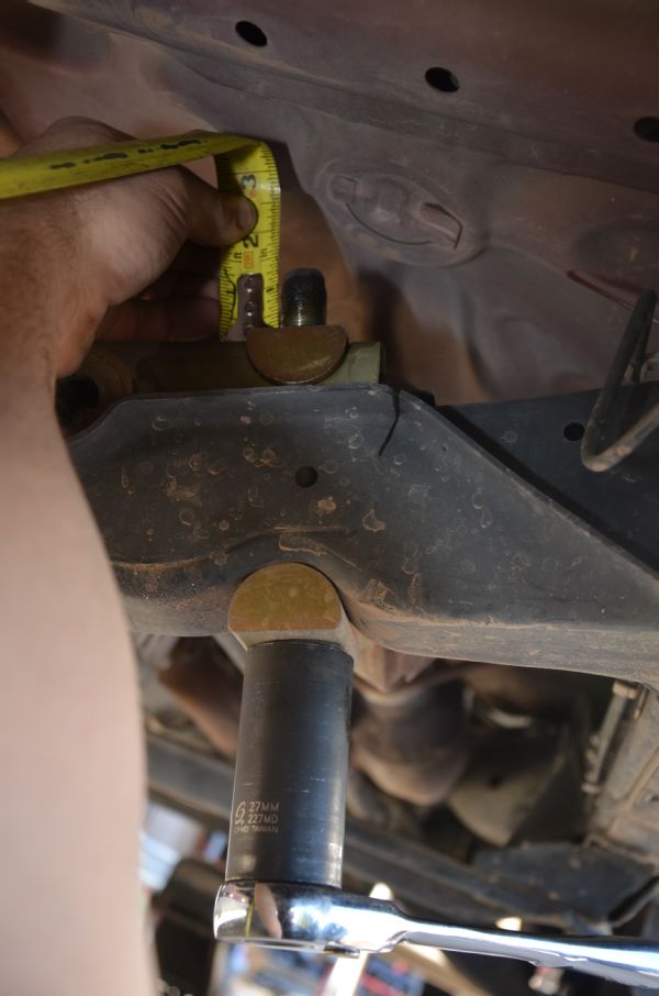 Lifting & Trimming a Junkyard 2004 Isuzu Rodeo to Fit 33s