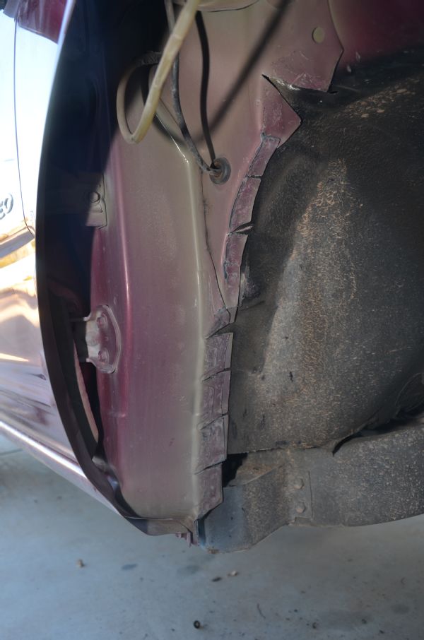 Lifting & Trimming a Junkyard 2004 Isuzu Rodeo to Fit 33s