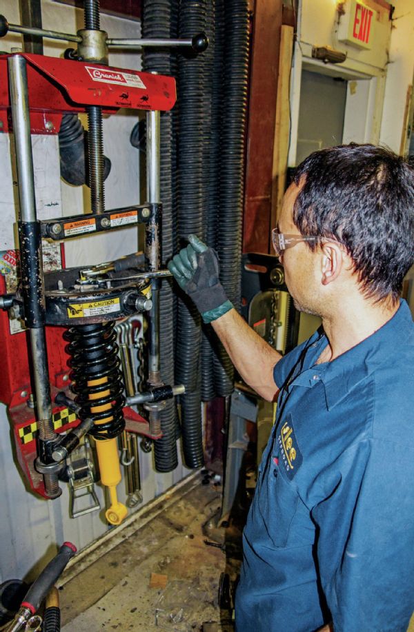 Toyota Tundra Old Man Emu Suspension Install - Doin’ it Right