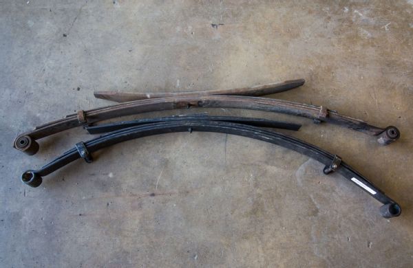 Leaf Spring Comparison Photo 96415331