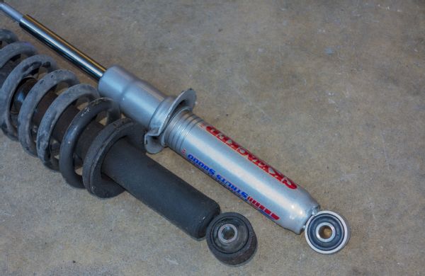 Skyjacker 8000 Front Strut Comparison Photo 96415184