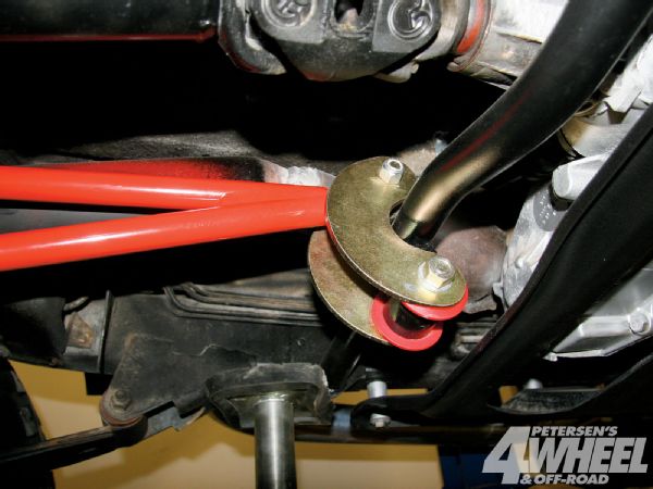 leaf Spring Suspension Traction Bar shackles Photo 27178520