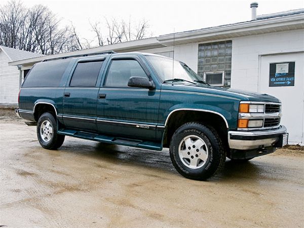 1995 Chevy Suburban 1500 stock Photo 9572133