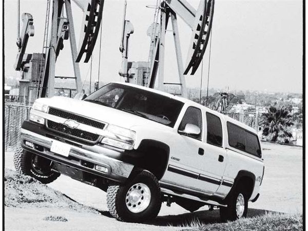 2002 Chevrolet Tahoe front Right View Photo 9056502