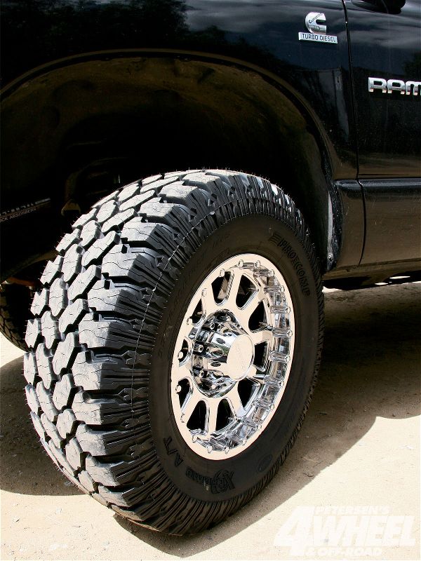 131 1009 Pro Comp Hd Tow Rig Tires driver Side Front Tire Close Up Photo 34164990