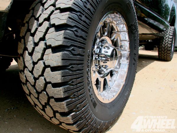 131 1009 Pro Comp Hd Tow Rig Tires tire Tread Close Up Photo 34164900
