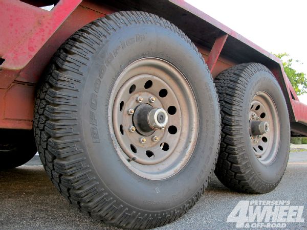 131 1009 Bfgoodrich Commericial Ta Traction And Goodyear 949 Rsa Trailer Tires tow Tires Side View Photo 30109348