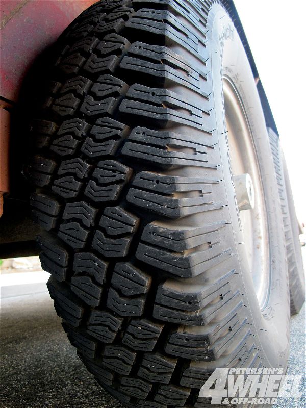131 1009 Bfgoodrich Commericial Ta Traction And Goodyear 949 Rsa Trailer Tires bfgoodrich Commercial Tire Tread Photo 34169622