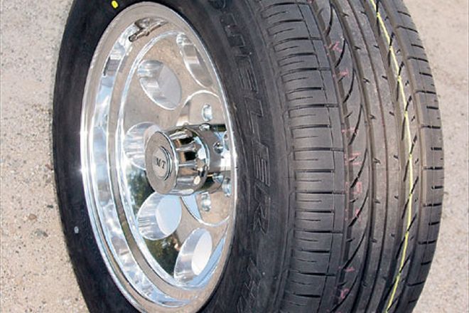 Bridgestone Dueler H/P Sport - Tire Test