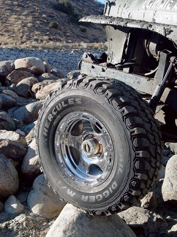 jeep left Front Tire Photo 9267037