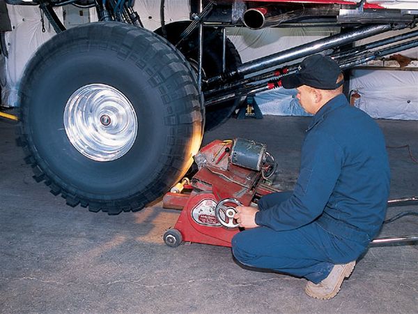 4x4 Tire Truing tire Truing Machine Photo 18784296