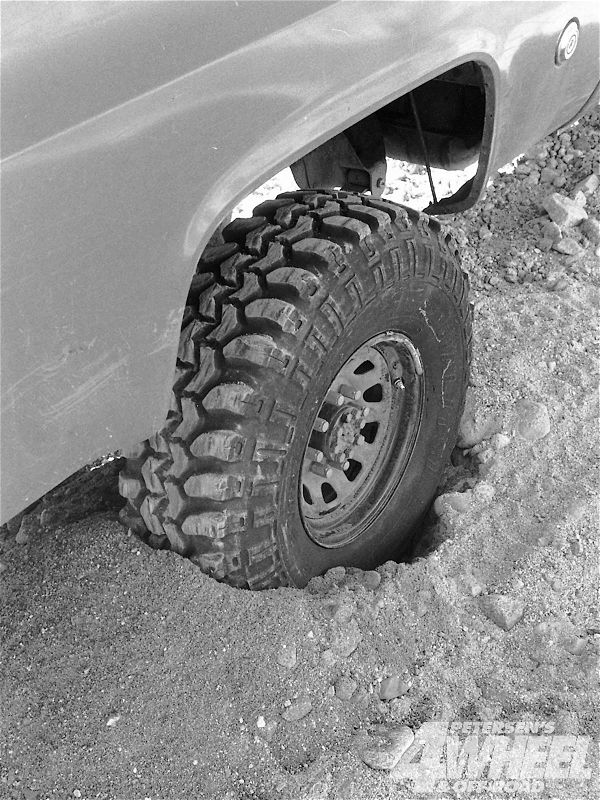 131 9903 The Tread Mill super Swamper Radial Tsls Dirt Hole Shot Photo 31348780