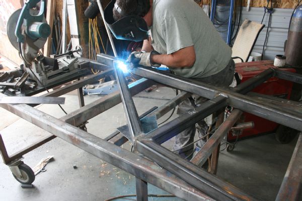 003 Custom Trailer Build Assembling Frame Photo 95261268