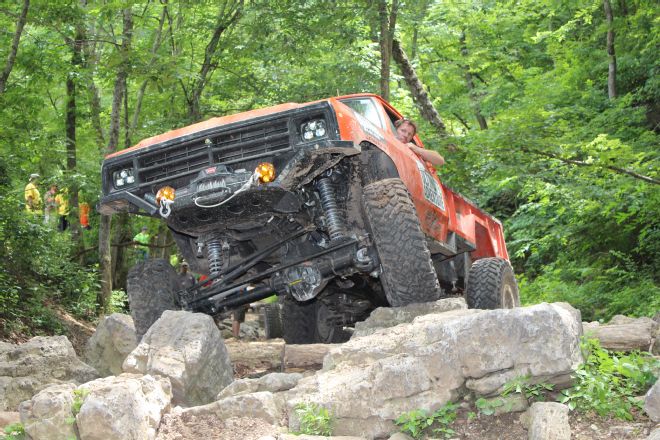 Jeep Jk Squeaks, Gas or Hydraulic Shocks, Chevy TBI Toyota Engine Troubles - Nuts & Bolts