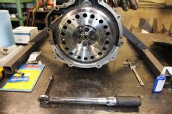 Flywheel torque wrench
