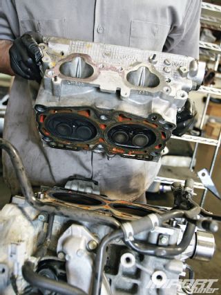 Impp 1112 03 o+subaru ej205+cylinder head removal