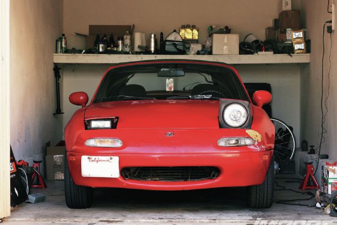 impp-1110-01-o+miata-build-log+headlight.jpg