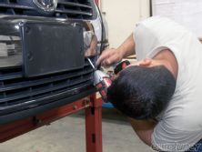 Eurp_1102_25_o+vw_hi_def_body_kit_install+grill_screws