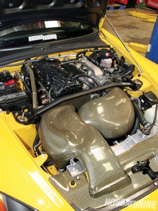 Htup_1101_02_o+honda_s2000_inlinefour+engine_and_components