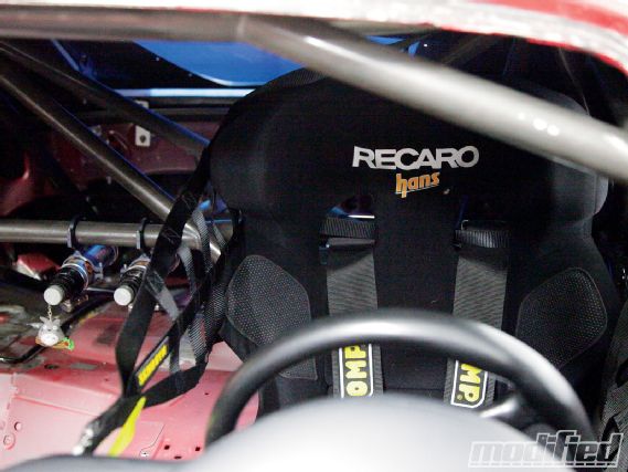 Modp_1011_10_o+2001_honda_s2000+recaro_seat