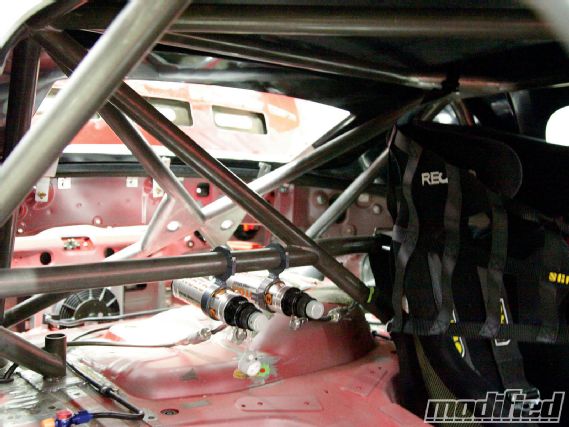 Modp_1011_11_o+2001_honda_s2000+rollcage