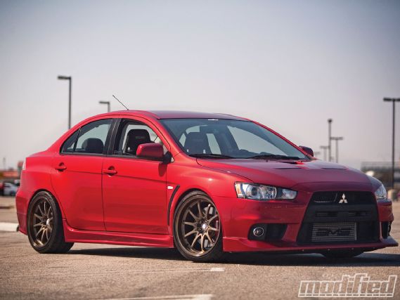 Modp_1010_01_o+mitsubishi_lancer_evolution_x+passenger_side_front_view