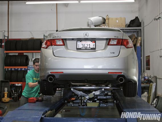 Htup_1009_05_z+2010_acura_TSX+evasive_motorsports_rack