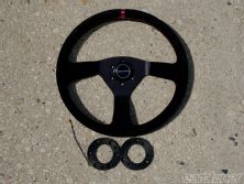 Eurp_1009_05_z+1995_volkswagen_golf_sport+stutt_steering_wheel