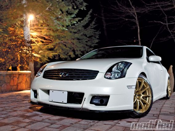 Modp_1002_02_o+project_2006_infiniti_g35_wrap_up+front_view