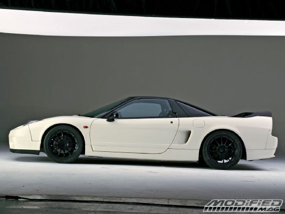 Modp_0904_01_o+1991_acura_nsx+side_view