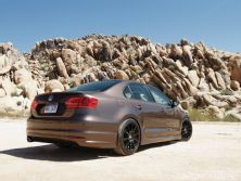 Eurp 1206 13+2011 vw jetta+rear view