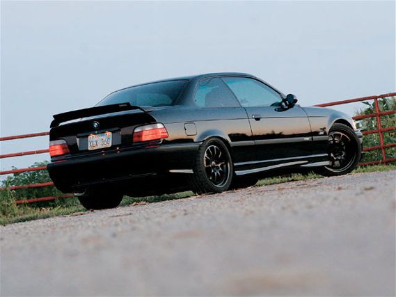 Epcp_0808_01_z+bmw_e36_m3+side_view