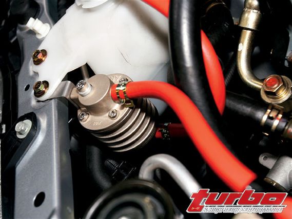 Turp_0807_23_z+mitsubishi_lancer_evo_ix+pressure_regulator