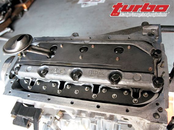 Turp_0807_17_z+project_low_buck_sr20de_part_2+bolts_in_place