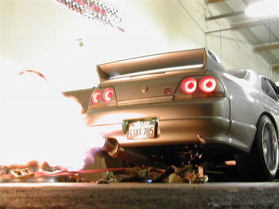 Turp_0804_04_z+castrol_syntec_top_shop+skyline_backfire