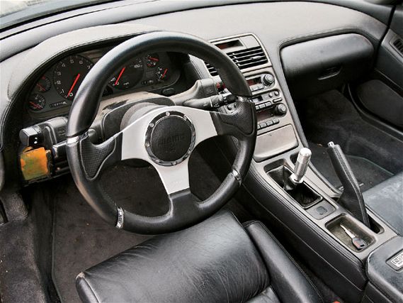 Sccp_0804_05_z+honda_versus+nsx_steering_wheel