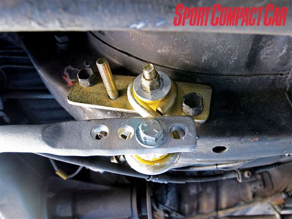 0712_sccp_05_z+toyota_corolla+roll_bar_brackets