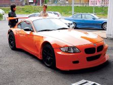 Eurp_0708_16_z+et_garage+studie_bmw_z4_m_coupe