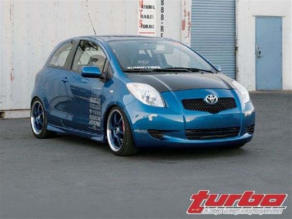 0706_turp_04_z+toyota_yaris+right_front_view