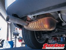 Turp_0004_02_z+ford_focus+stock_exhaust