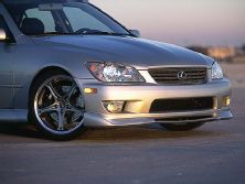 0105tur_01zoom+Lexus_IS300+Front_End