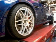 Eurp_1101_21_o+project_bmw_m3_lowering_spring_wheels_install+wheel_fitting