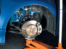 Htup_0906_10_z+2009_honda_fit+brakes_view