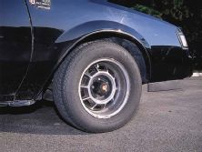 0106tur_05zoom+Buick_Grand_National+Front_Tire_Sidewall