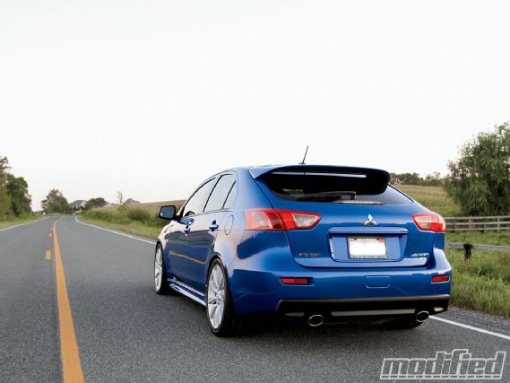 Modp_1103_01_o+mitsubishi_lancer_ralliart_sportback+rear_view