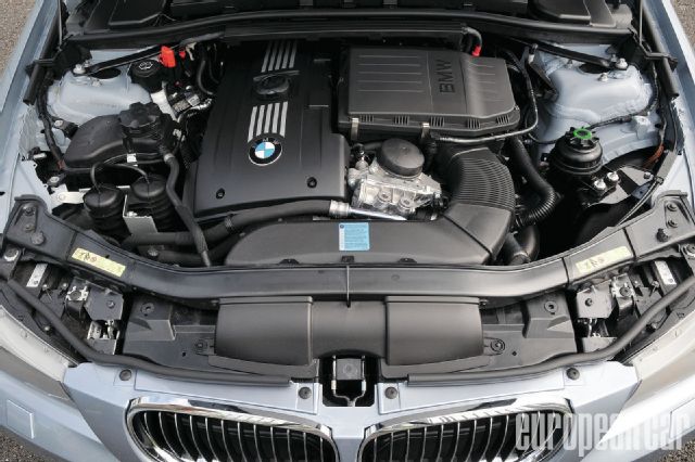Epcp_1101_09_o+2007_BMW_335i_sedan+engine.JPG