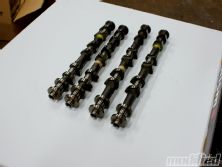 Modp_1012_08_o+nissan_vq_cam_shootout+stock_camshafts