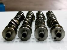 Modp_1012_06_o+nissan_vq_cam_shootout+stock_camshafts