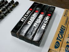 Modp_1012_09_o+nissan_vq_cam_shootout+nismo_camshafts