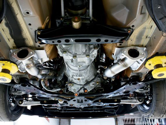 Modp_1006_06_o+2006_nissan_350z_roadster+bolt_flanges